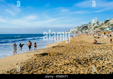 Renaca Beach, Quinta Region, Chile. 31. Dezember 2015. Beliebter Sommerort an der zentralen Küste Chiles. Stockfoto