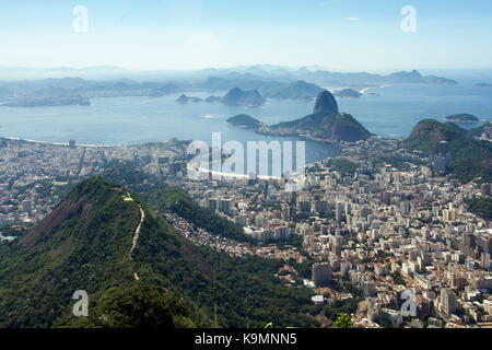 Zuckerhut - Pao De Acucar. Blick vom Berg Corcovado, einschließlich der Copacabana und Botafogo. Stockfoto