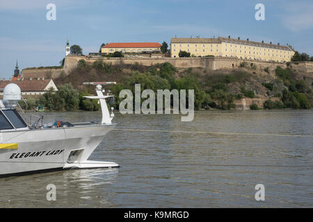 Serbien, in Novi Sad, die Festung Petrovaradin & Donau Stockfoto