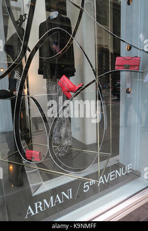 Armani/5th Avenue Store Innenraum, NYC, USA Stockfoto