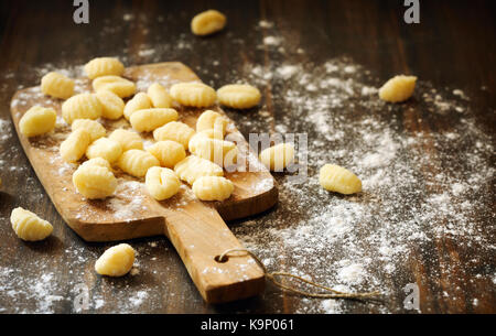 Ungekocht Hausgemachte Gnocchi Stockfoto