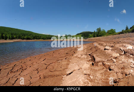 Dürre in Cantref Reservoir in Nant-Ddu, Pant, Powys, Wales. Stockfoto