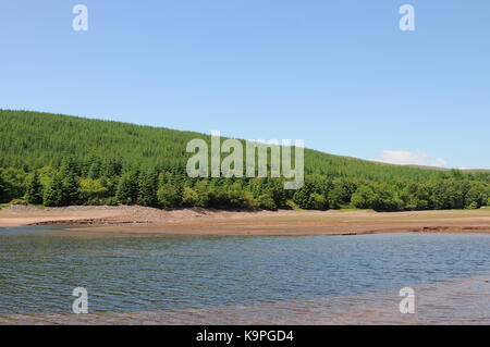 Dürre in Cantref Reservoir in Nant-Ddu, Pant, Powys, Wales. Stockfoto