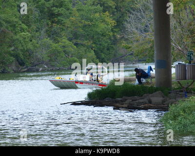 Dallas Feuerwehr Wasserrettung Einheit laufen am weißen Rock See-OL 58 Stockfoto