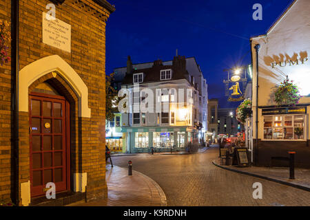 Die nacht in den Gassen, Brighton, East Sussex, England. Stockfoto