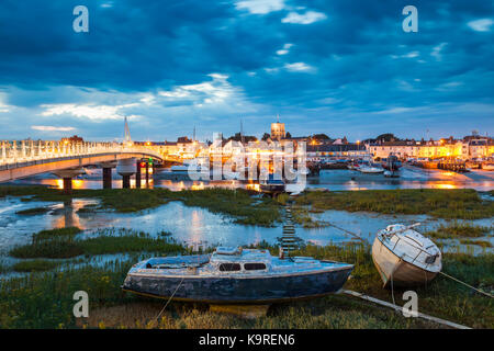 Nacht fällt auf Adur Fluss in Shoreham-by-Sea, West Sussex. Stockfoto