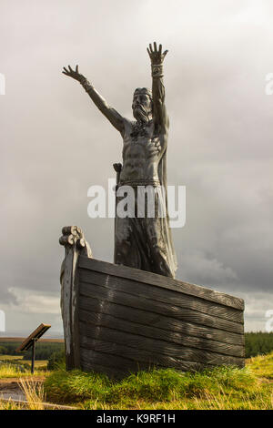 Die Statue der Keltischen See Gott Manannán Mac Lir am Gortmore View Point auf Binvenagh Berg in der Nähe von Limavady in Nordirland. Stockfoto