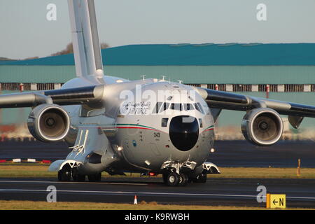 KAF 343, eine Boeing C-17A Globemaster III von der Kuwait Air Force betrieben, am Internationalen Flughafen Prestwick, Ayrshire. Stockfoto