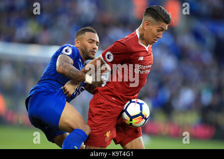 Von Leicester City Danny Simpson (links) und Liverpools Emre kann für den ball Kampf während der Premier League Spiel im King Power Stadion, Leicester. PRESS ASSOCIATION Foto. Bild Datum: Samstag, September 23, 2017. Siehe PA-Geschichte Fußball Leicester. Photo Credit: Mike Egerton/PA-Kabel. Einschränkungen: EDITORIAL NUR VERWENDEN Keine Verwendung mit nicht autorisierten Audio-, Video-, Daten-, Spielpläne, Verein/liga Logos oder "live" Dienstleistungen. On-line-in-Verwendung auf 75 Bilder beschränkt, kein Video-Emulation. Keine Verwendung in Wetten, Spiele oder einzelne Verein/Liga/player Publikationen. Stockfoto