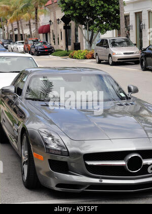 Luxuriöse Autos - Worth Avenue von Palm Beach, Florida (USA) Stockfoto