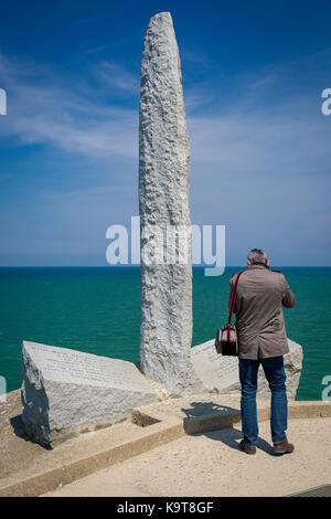 Denkmal an der Spitze von Pointe du Hoc, mit Blick auf Omaha Beach, D-Day - Juni 6, 1944, Normandie, Frankreich Stockfoto