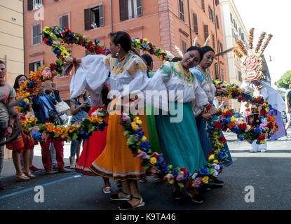 Rom, Italien. 23 Sep, 2017. Die 2. Auflage der San Lorenzo Karneval, ein Tag der Musik, der Kultur, der Sozialität und unerreichte unvergleichliche Integration mit den karibischen Karneval in Notting Hill, die jedes Jahr in London Credit: Patrizia Cortellessa/Pacific Press/Alamy leben Nachrichten Stockfoto