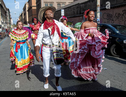 Rom, Italien. 23 Sep, 2017. Die 2. Auflage der San Lorenzo Karneval, ein Tag der Musik, der Kultur, der Sozialität und unerreichte unvergleichliche Integration mit den karibischen Karneval in Notting Hill, die jedes Jahr in London Credit: Patrizia Cortellessa/Pacific Press/Alamy leben Nachrichten Stockfoto