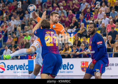 Spanien - 23. September: Helge Freiman von IFK Kristianstad in Aktion während des Spiels zwischen dem FC Barcelona gegen IFK Kristianstad, für den 2017/18 Männer EHF Champions League Gruppenphase, in Palau Blaugrana am 23. September 2017 in Barcelona, Spanien gespielt. Credit: Gtres Información más Comuniación auf Linie, S.L./Alamy leben Nachrichten Stockfoto