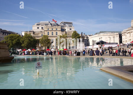 Trafalgar Square, UK. 24 Sep, 2017. Japan Matsuri 2017 fand in Trafalgar Square, London statt. Ein Festival der japanischen Kultur mit Essen, Musik, Tanz, Kampfkunst und vieles mehr. Das Festival ist jetzt in seiner 9. Jahr. Credit: Keith Larby/Alamy leben Nachrichten Stockfoto