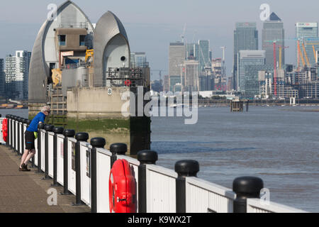 London, Vereinigtes Königreich. September 24rd, 2017. Warme, sonnige Wetter an der Thames Barrier heute in London auf den Flüssen. Rob Powell/Alamy leben Nachrichten Stockfoto