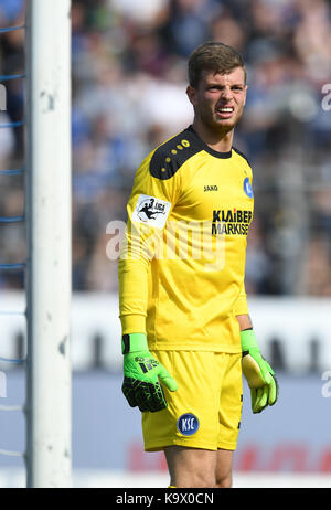 Karlsruhe, Deutschland. 24 Sep, 2017. Das 1:0 fiel Aktionsportrat Aktionsportrait, Benjamin Uphoff (KSC). GES/Fussball/3. Liga: Karlsruher SC - FC Rot-Weiß Erfurt, 24.09.2017 - Fußball 3. Division: Karlsruher SC vs RW Erfurt, 24. September 2017 ------ | Verwendung weltweit Quelle: dpa/Alamy leben Nachrichten Stockfoto