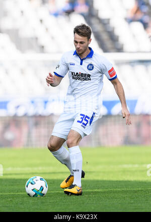 Karlsruhe, Deutschland. 24 Sep, 2017. Matthias Bader (KSC) Einzelaktion, Freisteller. GES/Fussball/3. Liga: Karlsruher SC - FC Rot-Weiß Erfurt, 24.09.2017 - Fußball 3. Division: Karlsruher SC vs RW Erfurt, 24. September 2017 ------ | Verwendung weltweit Quelle: dpa/Alamy leben Nachrichten Stockfoto