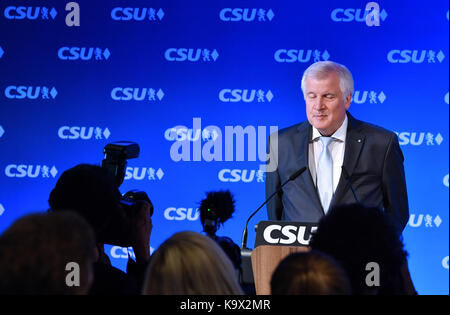 München, Deutschland. 24 Sep, 2017. CSU-Chef Horst Seehofer nach der ersten Hochrechnungen über das Ergebnis der Bundestagswahl in München, Deutschland, 24. September 2017. Credit: Peter Kneffel/dpa/Alamy leben Nachrichten Stockfoto