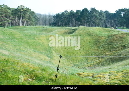 Vimy Ridge ist ein 7 Kilometer langer Steilhang im Norden Frankreichs mit Blick auf die Douai-Ebene. Es war Schauplatz einer entscheidenden Schlacht im Ersten Weltkrieg im Jahr 1917 Stockfoto