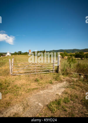 Alte hölzerne farm Gate in Rumänien, Europa Stockfoto