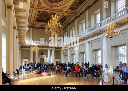 Bankettsaal, Besucher im Rahmen des London Open House Weekends, Bankettsaal, Whitehall, Westminster, London, Großbritannien Stockfoto