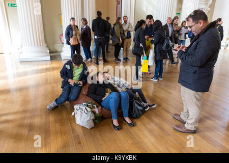 Bankettsaal, Besucher im Rahmen des London Open House Weekends, Bankettsaal, Whitehall, Westminster, London, Großbritannien Stockfoto