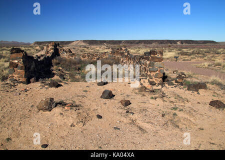 Zahlreiche Ruinen der alten militärischen Strukturen finden Sie auf dem Gelände des historischen Fort Craig, im US-Bundesstaat New Mexico verstreut werden Stockfoto