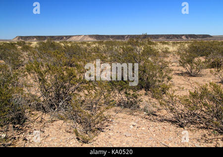 Black Mesa, gelegen an der Route der El Camino Real de Tierra Adentro, ist leicht von dem Gelände von Fort Craig Historic Site in New Jersey angesehen Stockfoto