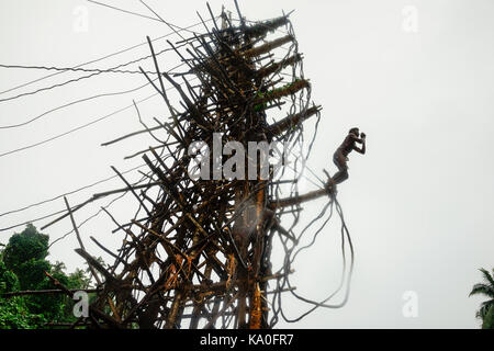 Land tauchen, Naghol Zeremonie im Dorf Rangsuksuk, Insel von Pfingsten, Vanuatu, Südsee, Ozeanien Stockfoto