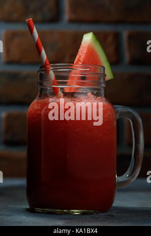 Frisch zubereitete Smoothies von Wassermelone, close-up Stockfoto