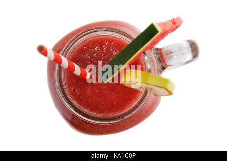 Frisch smoothies von Scheiben Wassermelone und Banane in einem Glas auf einem weißen Hintergrund, Ansicht von oben Stockfoto