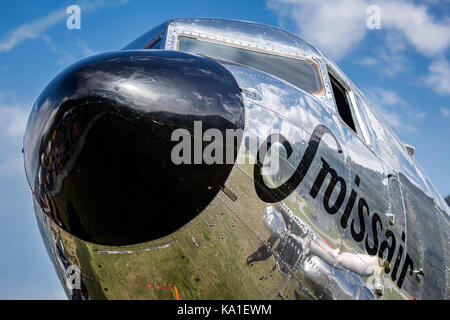 In der Nähe von eine Douglas DC-3, propeller Airliner, Sion Airshow, Sion, Wallis, Schweiz Stockfoto