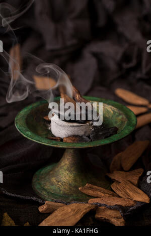 Agarwood, auch als aloeswood, Weihrauch Chips Stockfoto