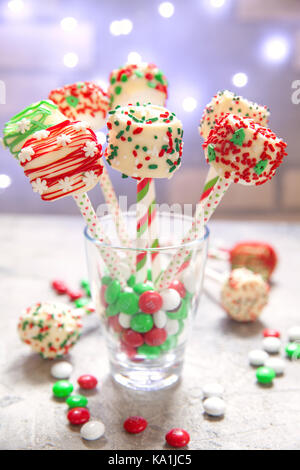Marshmallow cakepops Pops süße Nachspeise für Weihnachtsfeier Stockfoto