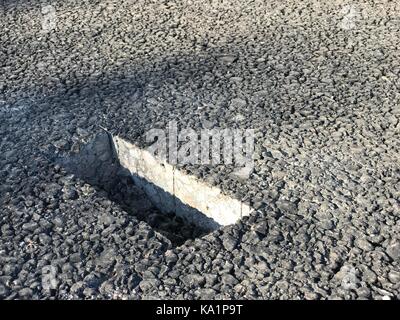 Ort der Probe von Asphalt Beschichtung. Kern Stockfoto