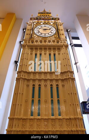 Lego Store London Innenraum Stockfoto