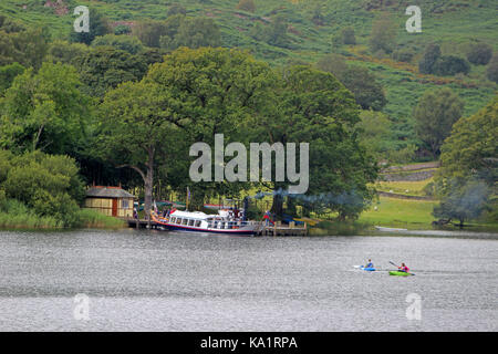 Dampf-Yacht-Gondel auf Coniston Water, Lake District Stockfoto