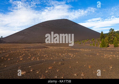 Schlackenkegel in Lassen Volcanic National Park Stockfoto