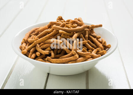 Foto der Sev Namkeen Food Collection Aloo Sev auch bekannt als namkin und nimco Eine beliebte scharfe herzhaften Snack aus Kartoffelpüree, kichererbse Flo Stockfoto