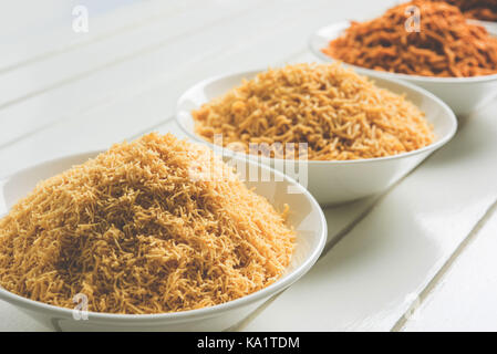 Foto der Sev Namkeen Food Collection Aloo Sev auch bekannt als namkin und nimco Eine beliebte scharfe herzhaften Snack aus Kartoffelpüree, kichererbse Flo Stockfoto