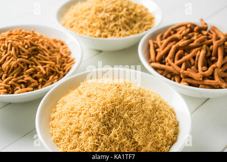 Foto der Sev Namkeen Food Collection Aloo Sev auch bekannt als namkin und nimco Eine beliebte scharfe herzhaften Snack aus Kartoffelpüree, kichererbse Flo Stockfoto