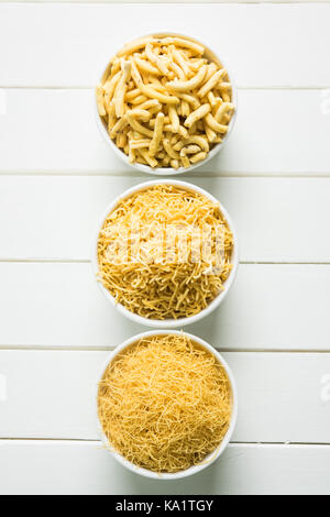Foto der Sev Namkeen Food Collection Aloo Sev auch bekannt als namkin und nimco Eine beliebte scharfe herzhaften Snack aus Kartoffelpüree, kichererbse Flo Stockfoto