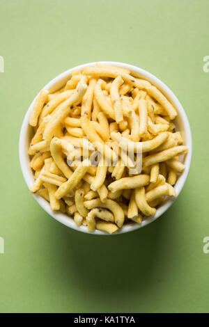 Foto der Sev Namkeen Food Collection Aloo Sev auch bekannt als namkin und nimco Eine beliebte scharfe herzhaften Snack aus Kartoffelpüree, kichererbse Flo Stockfoto