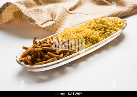 Foto der Sev Namkeen Food Collection Aloo Sev auch bekannt als namkin und nimco Eine beliebte scharfe herzhaften Snack aus Kartoffelpüree, kichererbse Flo Stockfoto