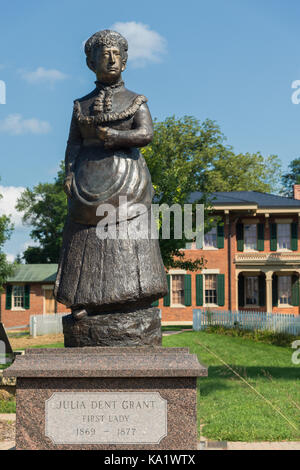 Statue der First Lady Julia Grant vor Grant Haus in Galena, Illinois. Stockfoto