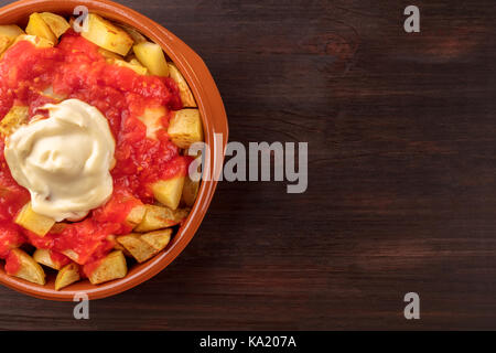 Patatas Bravas, spanische Gericht, Overhead closeup Schuß Stockfoto