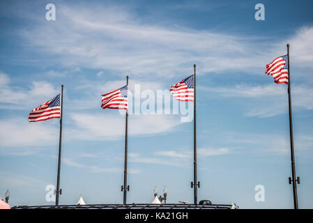 Skyline von Chicago. Union Flag am Navy Pier Point Stockfoto