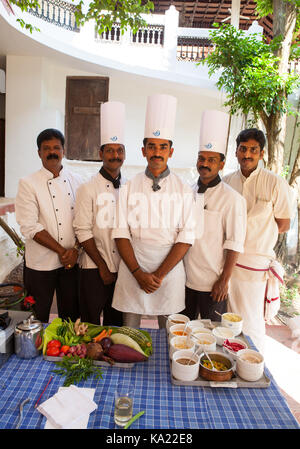 Koch-indischen Restaurant zeigen einen Master Class auf die ayurvedische Küche. Chowara, Kerala, im Südwesten Indiens. Stockfoto