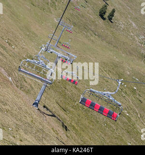 Skilift kabel Stand oder mit dem Auto, Österreich im Sommer Stockfoto